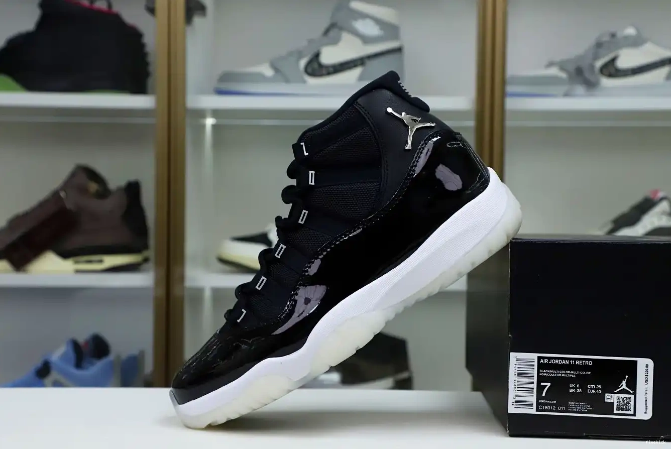 25TH 11 AIR  JORDAN RETRO  'JUBILEE 0429